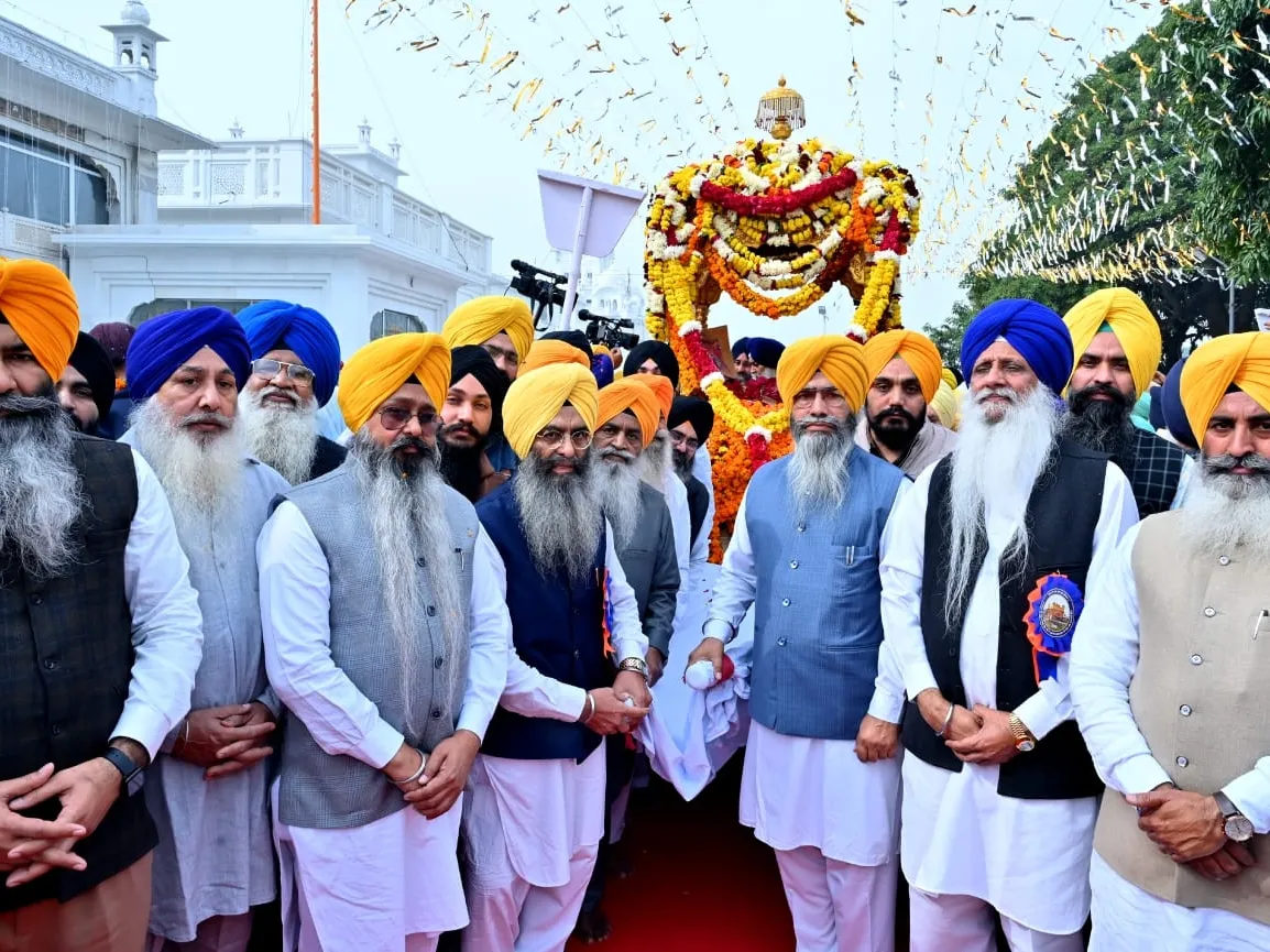 प्रकाश पर्व पर श्री अकाल तख्त साहिब से निकाला गया नगर कीर्तन 