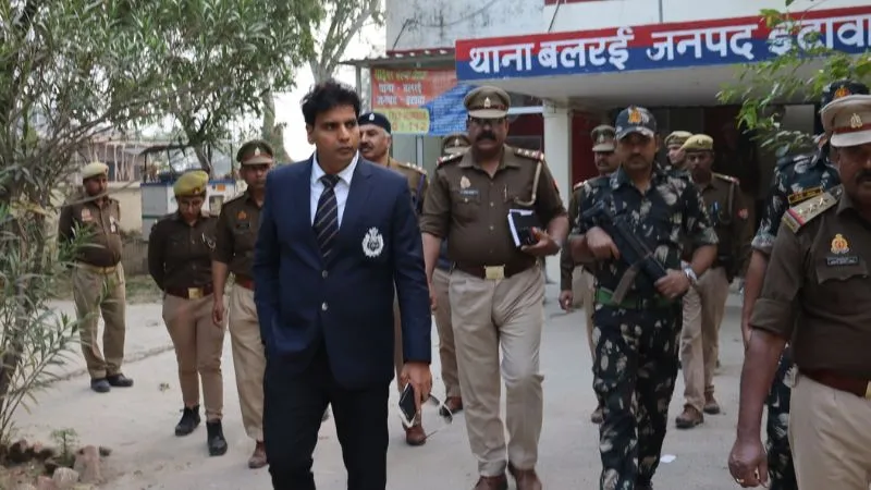 Etawah News: एसएसपी ने बलरई थाने का किया औचक निरीक्षण… महिला कर्मचारी को लगाई फटकार, इस बात पर भड़के