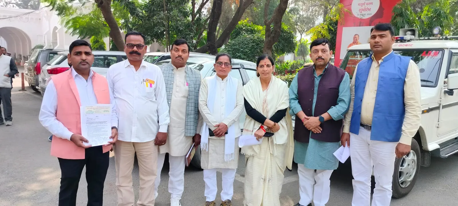 बरेली: जिला पंचायत सदस्यों ने अपनी समस्याओं को लेकर दिया ज्ञापन, रखी ये मांग