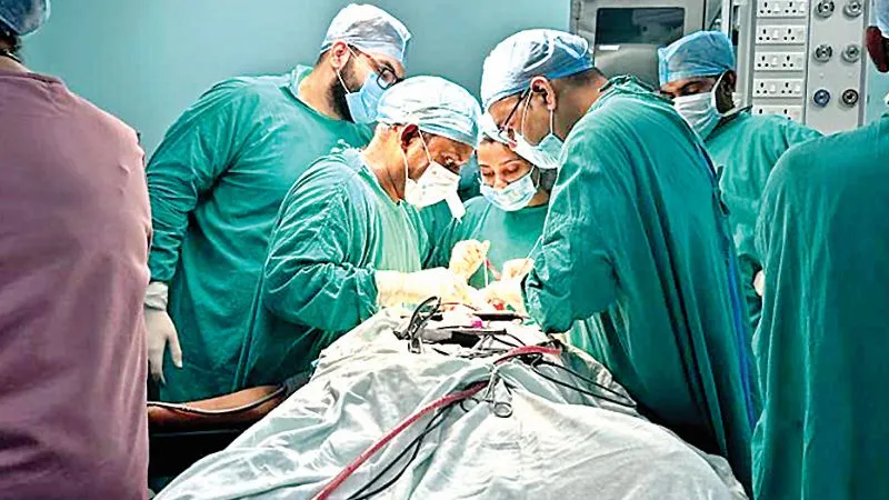 Kanpur News: GSVM मेडिकल कॉलेज के डॉक्टरों ने किया कमाल, मुंह के कैंसर से पीड़ित वृद्धा की ऐसे बचाई जान...