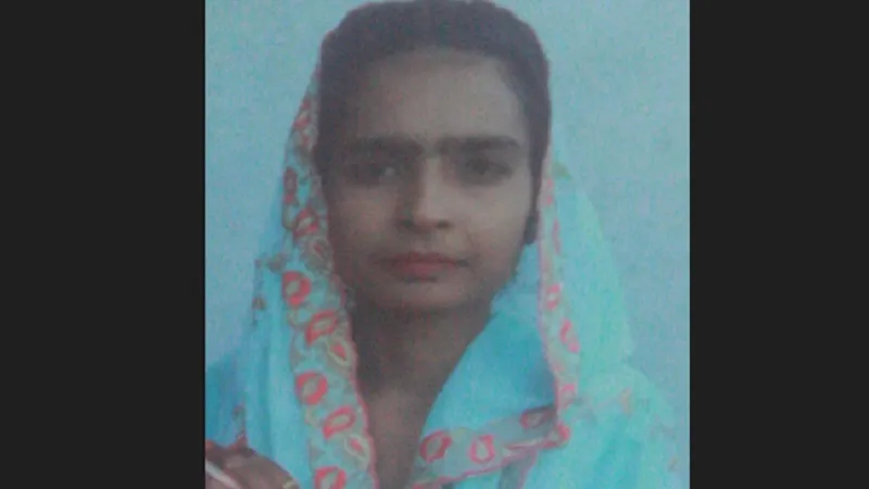 अमरोहा: घर में फंदे पर लटका मिला महिला का शव, पति समेत चार के खिलाफ दहेज हत्या की रिपोर्ट दर्ज