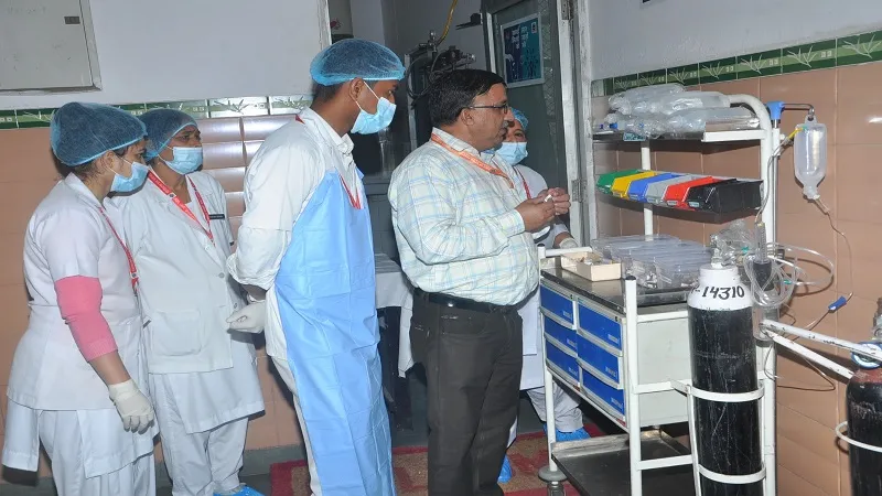 रामपुर : कायाकल्प टीम ने लिया जिला अस्पताल का जायजा, इमरजेंसी, ओटी, एक्सरे रूम, किचन में निरीक्षण को पहुंचे सदस्य