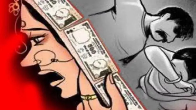 रामपुर : दहेज में पांच लाख और कार नहीं मिलने पर विवाहिता को निकाला