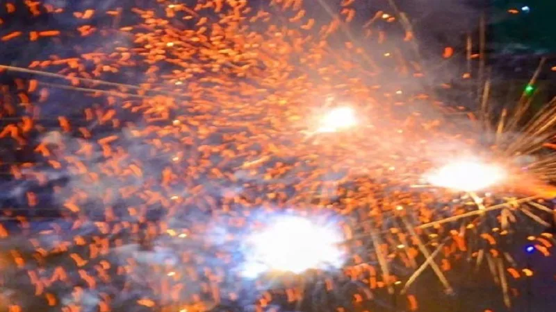 बिजनौर : आतिशबाजी को लेकर हुआ विवाद, चले लाठी-डंडे...17 लोग घायल