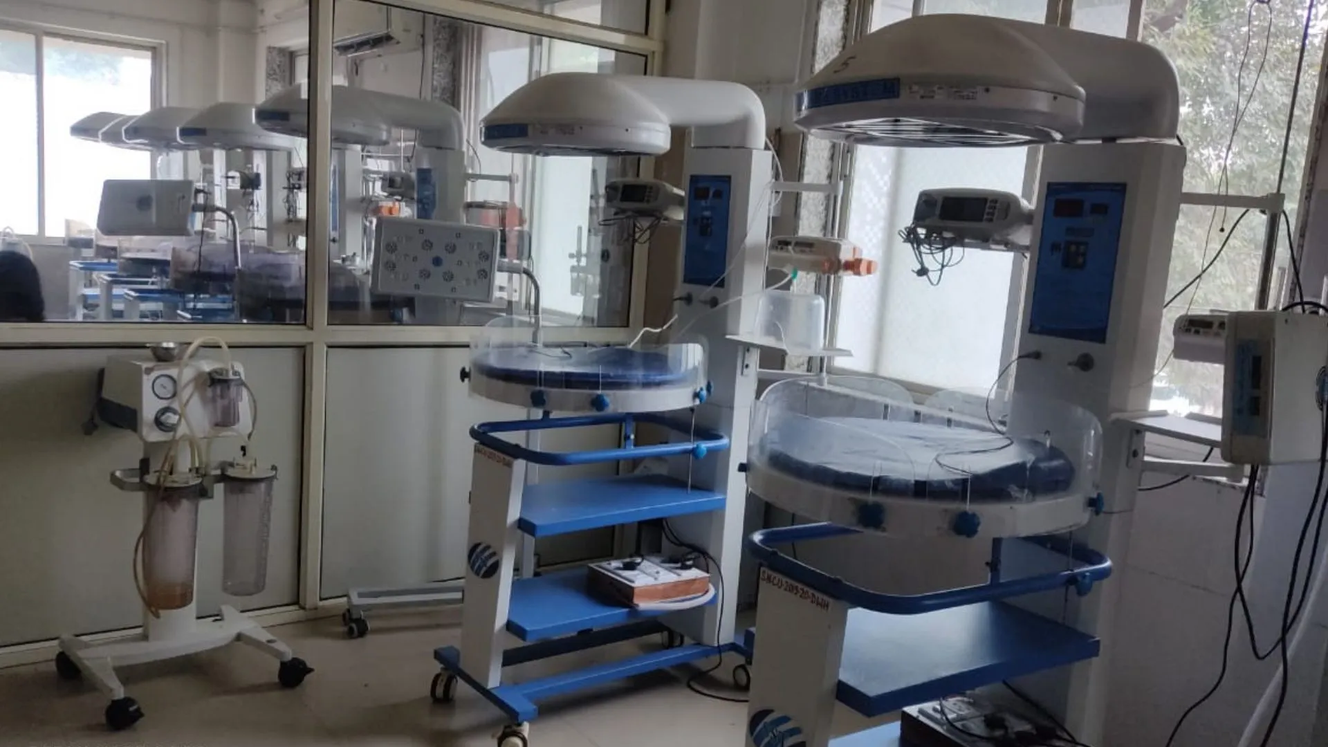 बरेली: जिला महिला अस्पताल के SNCU में लगी आग, मची खलबली