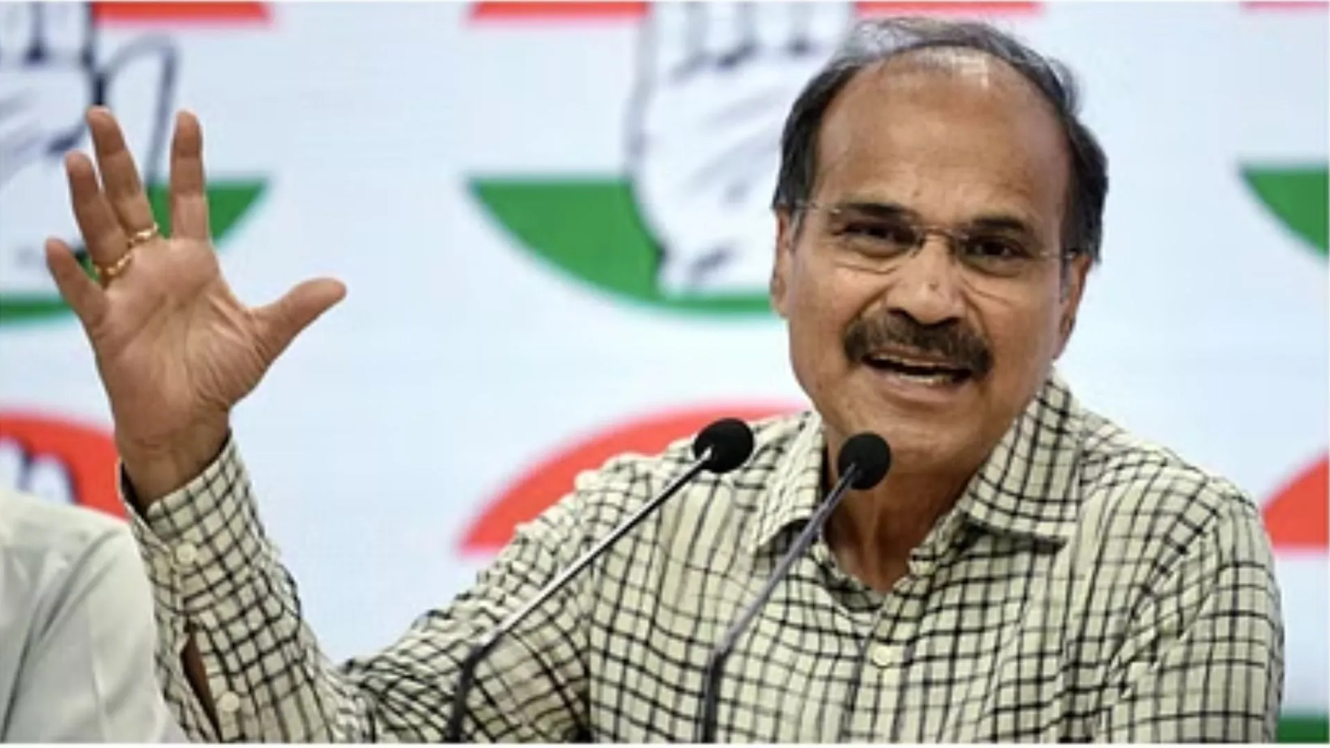 सीआईसी के चयन पर अधीर रंजन का आरोप, कहा- अंधेरे में रखा गया 