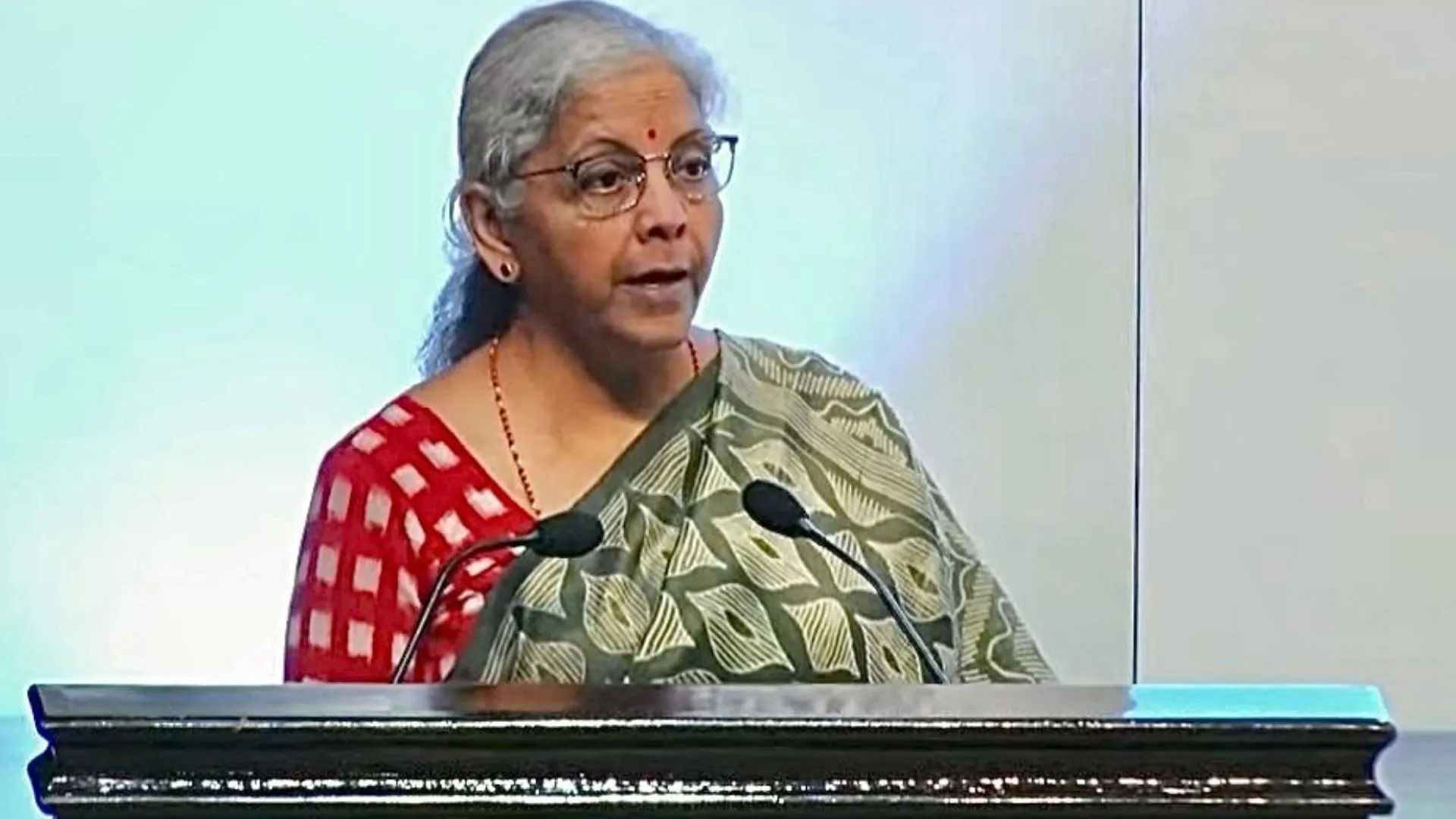 जापान-जर्मनी को पछाड़ 2027 तक दुनिया की तीसरी सबसे बड़ी अर्थव्यवस्था होगा भारत : सीतारमण