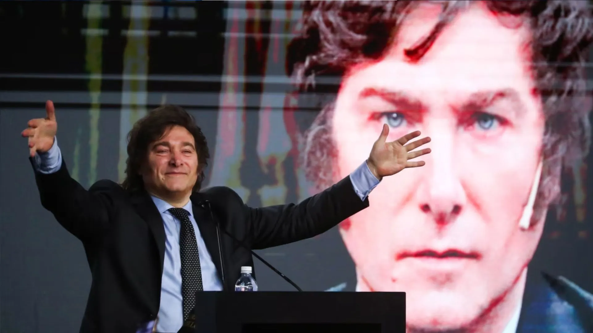 अर्जेंटीना के राष्ट्रपति चुनाव में उग्र दक्षिणपंथी नेता जेवियर माइली की जीत 