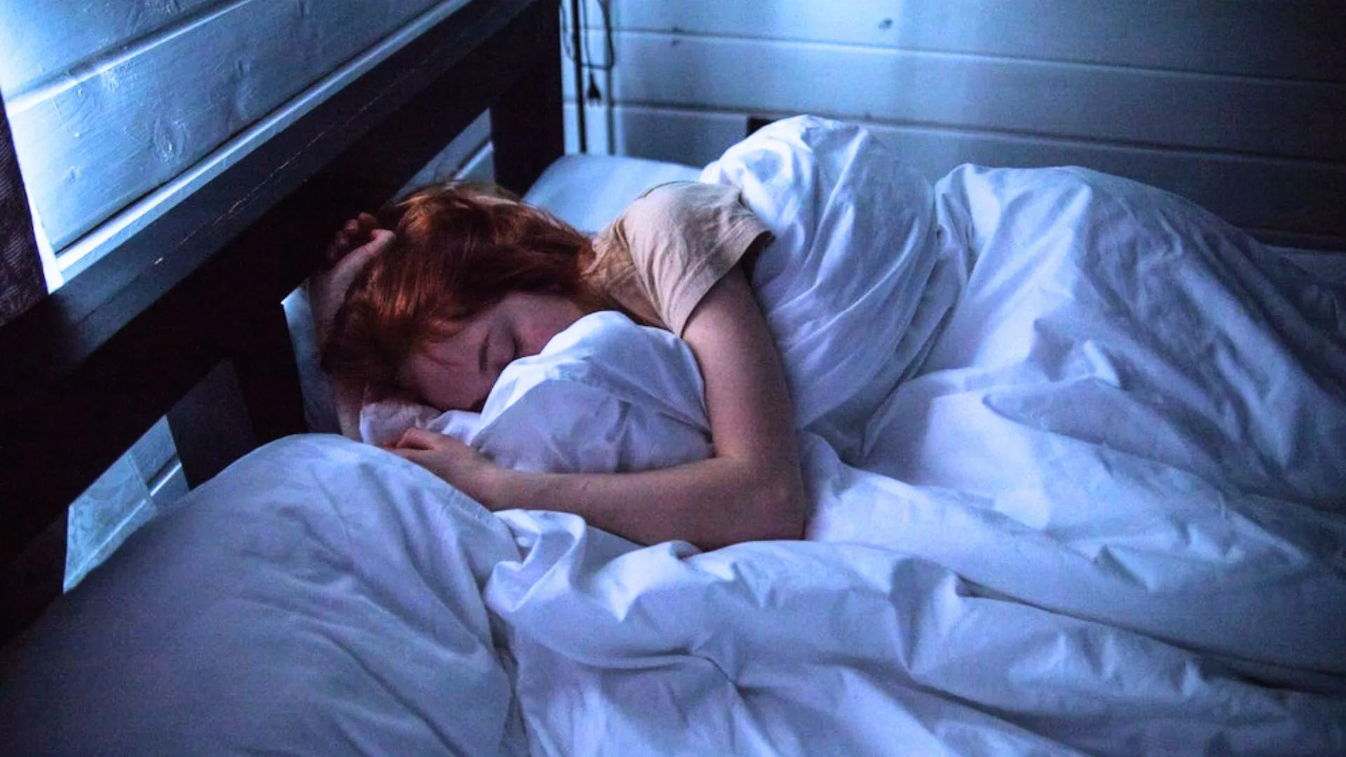 लड़की किराए पर दे रही है अपने 'बेड का आधा हिस्सा', रेंट और शर्तें जान लीजिए