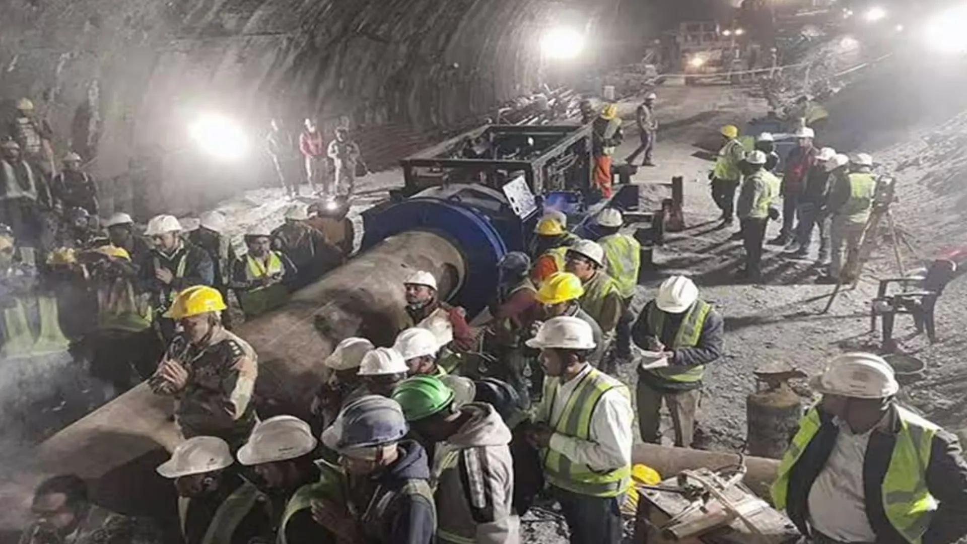 उत्तरकाशी सुरंग से मौत को हराकर निकला बेटा, रेस्क्यू से कुछ घंटे पहले ही पिता ने तोड़ा दम