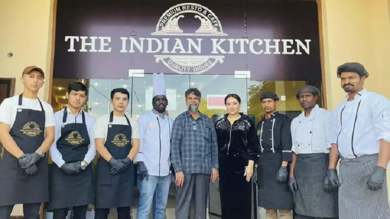 दुनिया घूमने निकले नौशाद, मसाला चाय और परांठे न मिला तो खोल दिया उज्बेकिस्तान के समरकंद में एकमात्र भारतीय रेस्तरां 