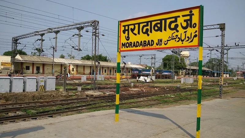 मुरादाबाद: जन साधारण व दून एक्सप्रेस समेत 9 ट्रेन विलंबित, स्टेशन पर घंटों करना पड़ रहा इंतजार