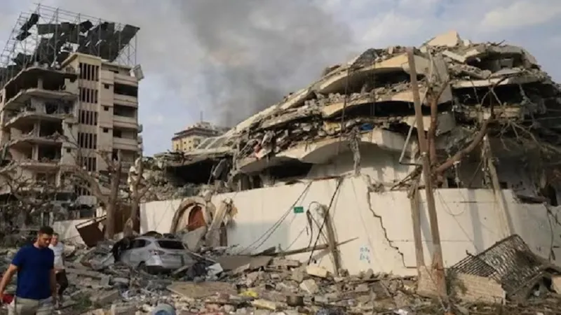 Gaza के एक अन्य अस्पताल के पास इजराइली सैनिकों का हमास के खिलाफ अभियान जारी