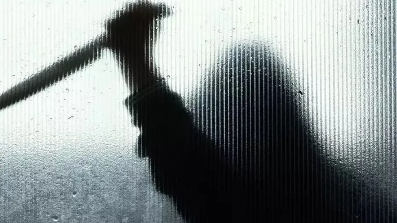 Fatehpur News: मिट्टी भरी ट्रैक्टर ट्राली निकालने से मना करने पर हुआ बवाल, प्रधान और समर्थकों पर हमला करने का आरोप