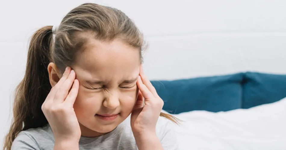 हेडफोन दे रहा 'माइग्रेन' को न्योता...बच्चे भी हो रहे बेदर्द दर्द का शिकार, जानिए डॉक्टर की राय