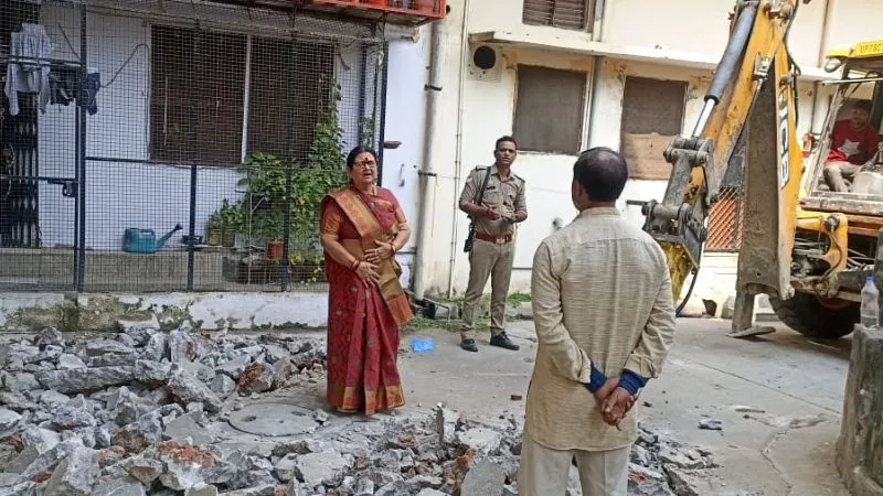 Kanpur News: सही सड़क को बनाने के लिए कर दिया दोबारा टेंडर, महापौर प्रमिला पांडेय ने रुकवाया काम