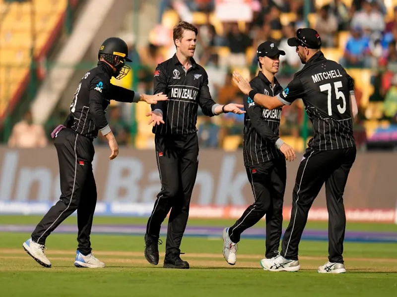 NZ vs SL, World Cup 2023 : न्यूजीलैंड के गेंदबाजों ने बरपाया कहर, श्रीलंका को 171 रनों पर रोका