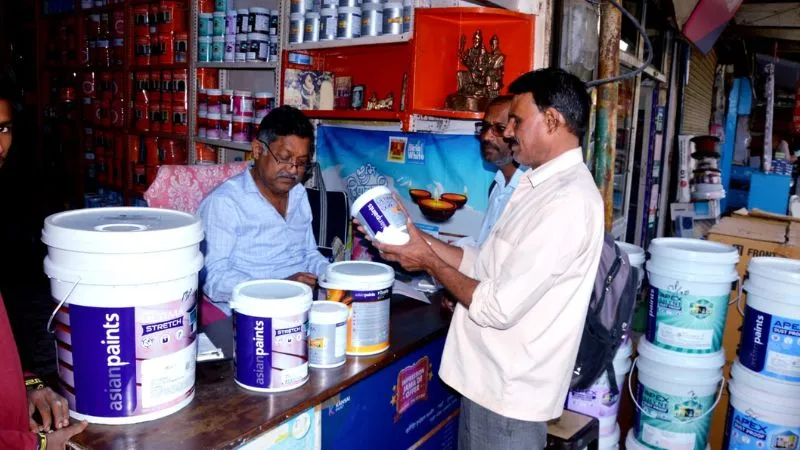 Diwali 2023: दिवाली पर चमका पेंट कारोबार, 200 करोड़ का हुआ व्यापार, आंखों को सुकून देने वाले हल्के रंगों की मांग अधिक