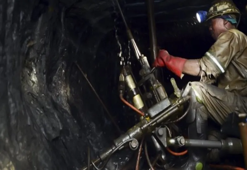 South Africa  : प्लैटिनम खदान में लिफ्ट गिरने से 11 श्रमिकों की मौत, 75 घायल 