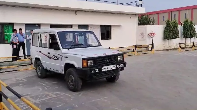 Unnao News: अलग-अलग स्थानों पर IT व GST का छापा… छह गाड़ियों से 14 इनकम टैक्स अधिकारी पहुंचें