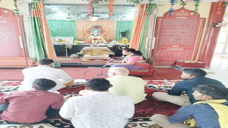 हरदोई: धूमधाम से मनाई गई हनुमान जयंती, राम जानकी मंदिर में लगे पवन पुत्र के जयकारे