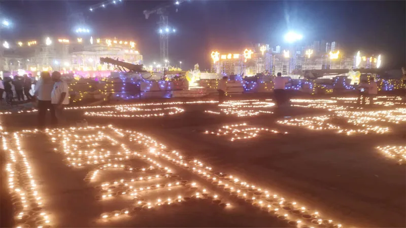 दीपोत्सव: अयोध्या ने फिर तोड़ा अपना पिछला रिकॉर्ड, 21 लाख के लक्ष्य को भेदकर स्वयंसेवकों ने जलाए 22,23000 दीप