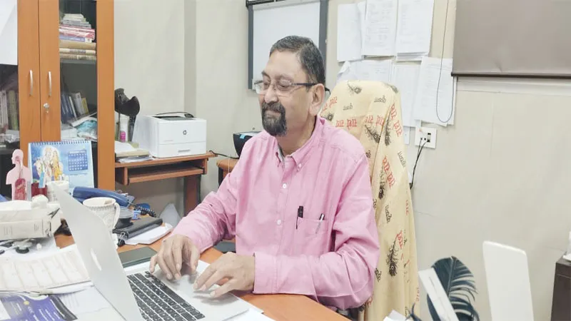 लखनऊ: SGPGI के प्रोफेसर राजन सक्सेना बोले, कहा- सेवाभाव की कमी चिकित्सा पेशे को बना रही 'धंधा'