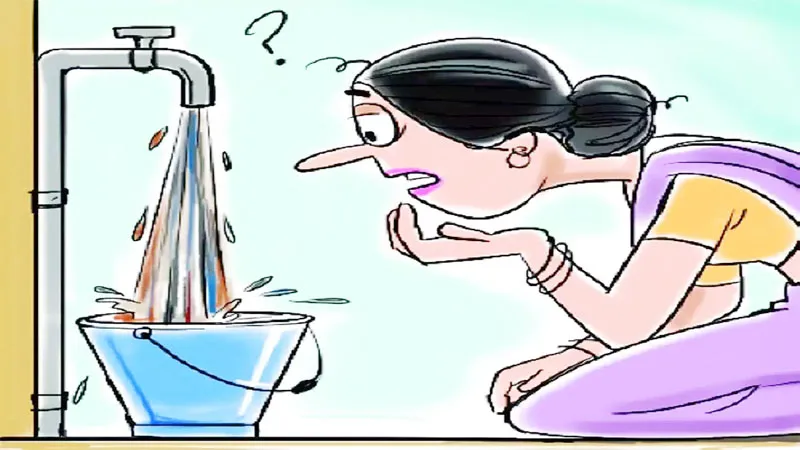 लखनऊ में गंदे पानी से दीपावली का त्योहार मनाने को मजबूर हुए लोग, अधिकारी कह रहे नहीं आई शिकायत