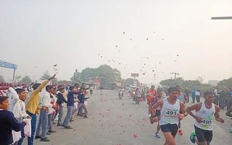 38वीं इंदिरा मैराथन: देश भर के 560 नामचीन धावकों में जसवंत और रेनू ने हासिल किया पहला स्थान