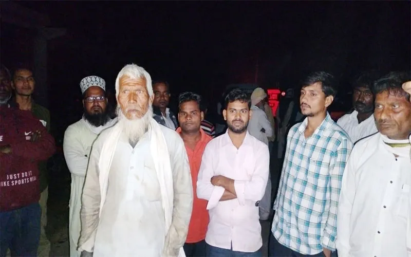 गोंडा: शराब के ठेके के पीछे नहर में मिला युवक का शव, परिजनों ने जताई हत्या की आशंका