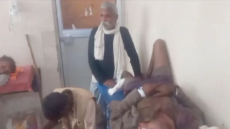 बहराइच: जमीनी विवाद में दबंगों ने पिता-पुत्र पर किया फरसे और बांके से हमला, चार घायल, हड़कंप