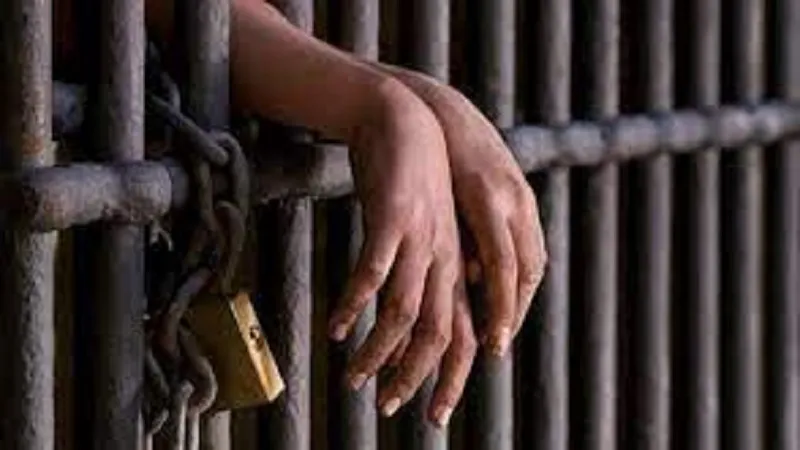 अमरोहा: युवक की हत्या के दोषी सैलून संचालक को उम्रकैद, पेट में कैंची घोंपकर की थी हत्या