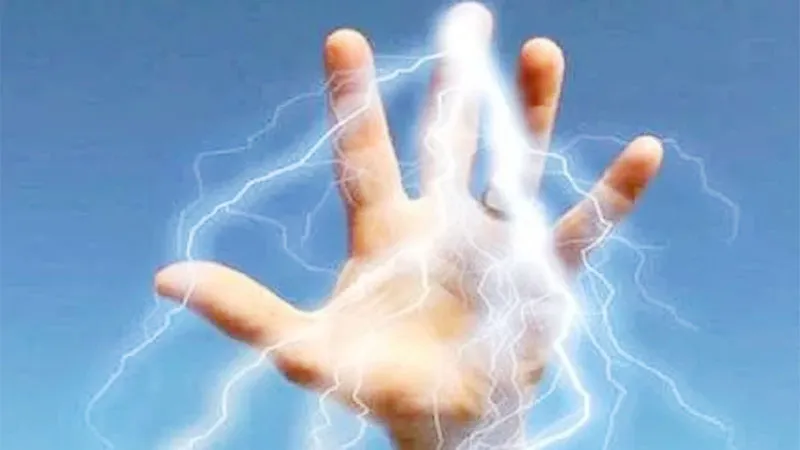 मिर्जापुर: करंट की चपेट में आने से महिला की हुई मौत, मां को बचाने आया पुत्र भी बुरी तरीके से झुलसा