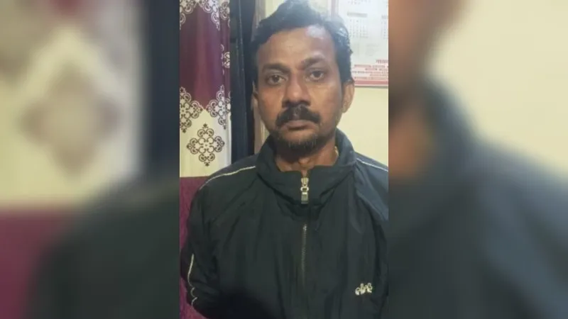 UP Crime : एसटीएफ लखनऊ टीम ने 50 हजार के इनामी हत्यारोपी को किया गिरफ्तार... सीसामऊ थाने से चल रहा था फरार