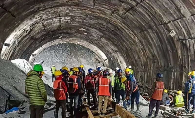 उत्तरकाशी: ऑपरेशन सिलक्यारा - मजदूरों को बचाने के लिए रेस्क्यू ऑपरेशन का आज छठा दिन, PMO लगातार नजर बनाए हुए