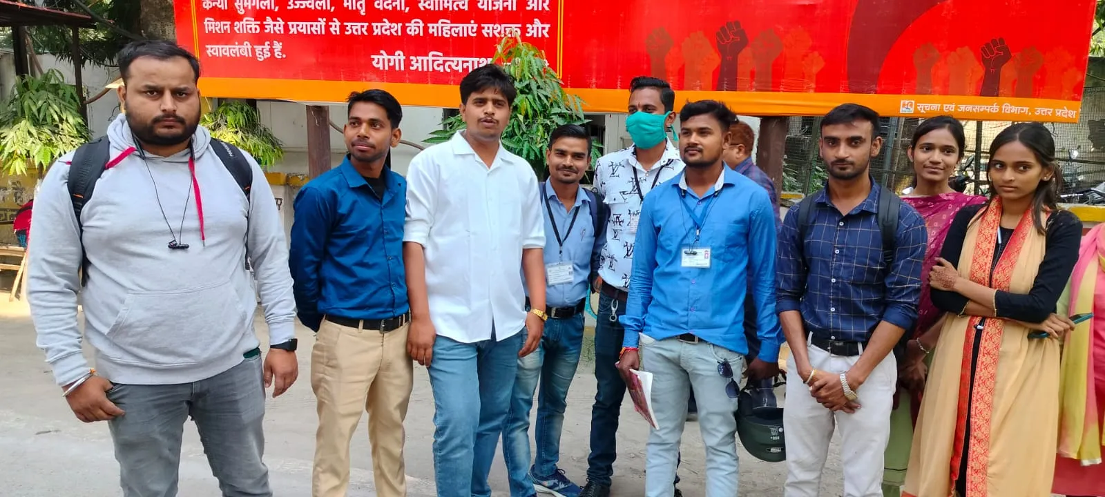 बरेली: मलेरिया विभाग के कर्मचारियों को नहीं मिला 72 दिन का वेतन, डीएम को सौंपा ज्ञापन