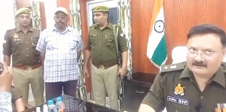 रामपुर: सब इंस्पेक्टर बनकर ठगी करने वाला अंतर्राज्यीय गिरोह का सरगना गिरफ्तार