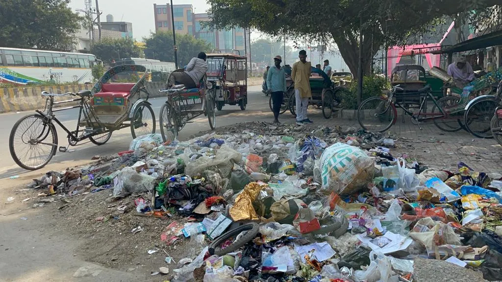 बरेली:  दिवाली पर नहीं हुई सफाई, जगह-जगह लगे कूड़े के ढेर