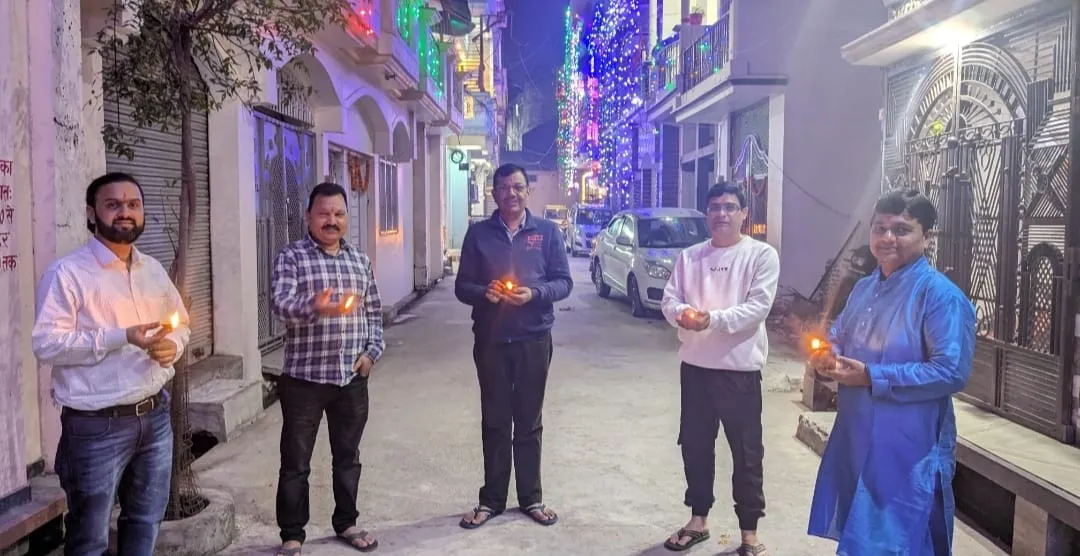 रामनगर: पुरानी पेंशन के लिए भी जलाया एक दिया