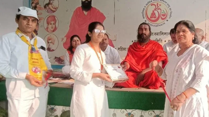 Kanpur News: निरोग काया के लिए नित्य करें योग, श्रीराम जानकी मंदिर में योग प्रशिक्षण शिविर का समापन