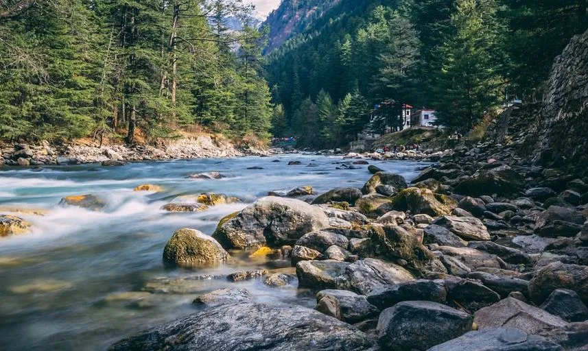 दिसंबर में घूमने का बना रहे हैं प्लान, इन खूबसूरत जगहों की करें सैर