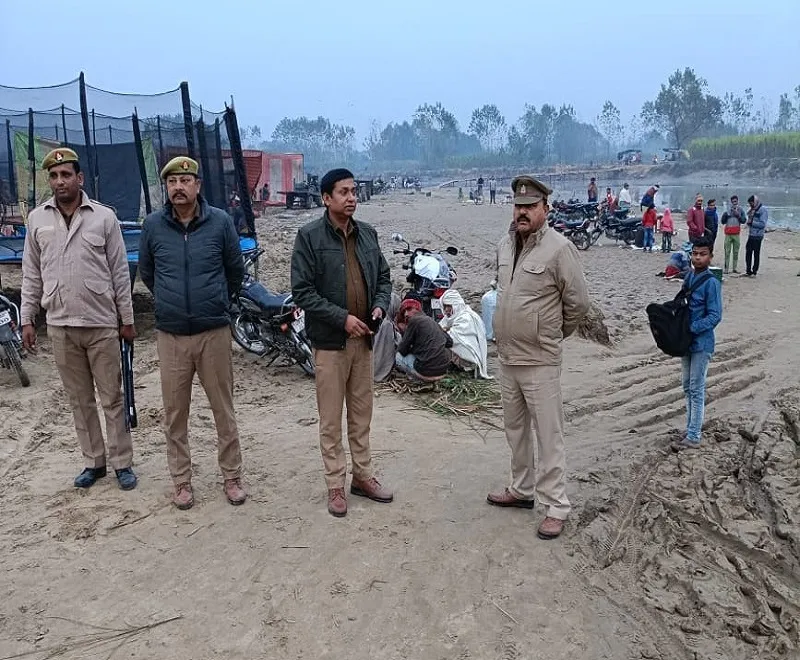 मुरादाबाद : कार्तिक पूर्णिमा पर श्रद्धालुओं की सुरक्षा में मुस्तैद रही पुलिस