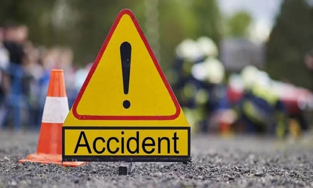 बरेली: ईंटों को लेकर जा रहे ट्रैक्टर-ट्राली को अज्ञात वाहन ने मारी टक्कर, दो मजदूरों की मौत, दो घायल