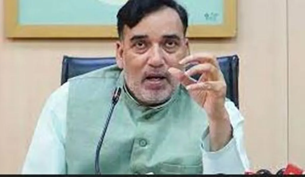 दिल्ली में वायु प्रदूषण का स्तर कम हुआ, लेकिन सतर्क रहने की जरूरत: गोपाल राय 