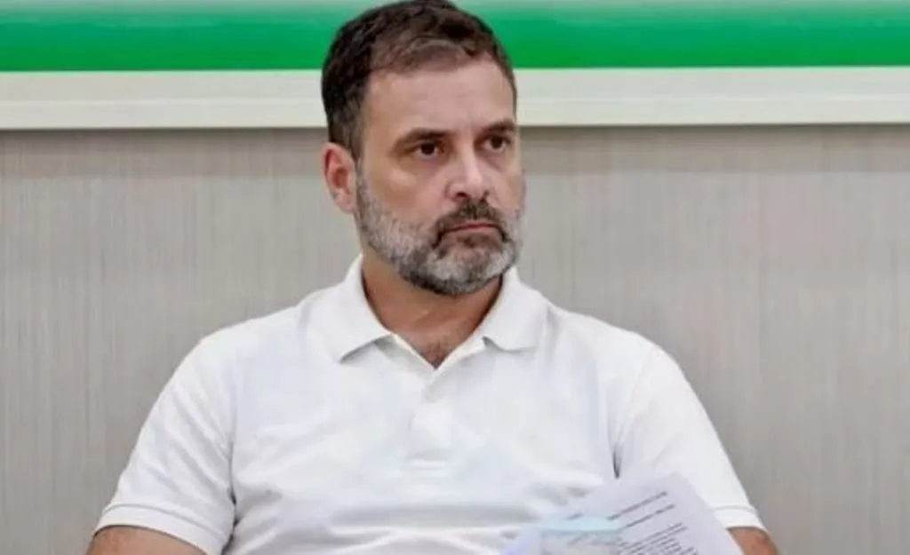 राहुल गांधी को बड़ा झटका, पनौती वाले बयान पर चुनाव आयोग ने भेजा नोटिस 