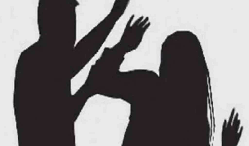 बरेली: शराब के नशे में पति बना हैवान, पत्नी के प्राइवेट पार्ट में हाथ डालकर मारे घूंसे