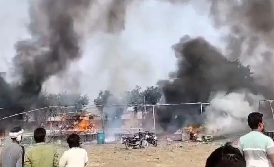 मथुरा: पटाखा बाजार अग्नित्रासदी के दो और घायलों ने तोड़ा दम, मृतकों की संख्या हुई चार 