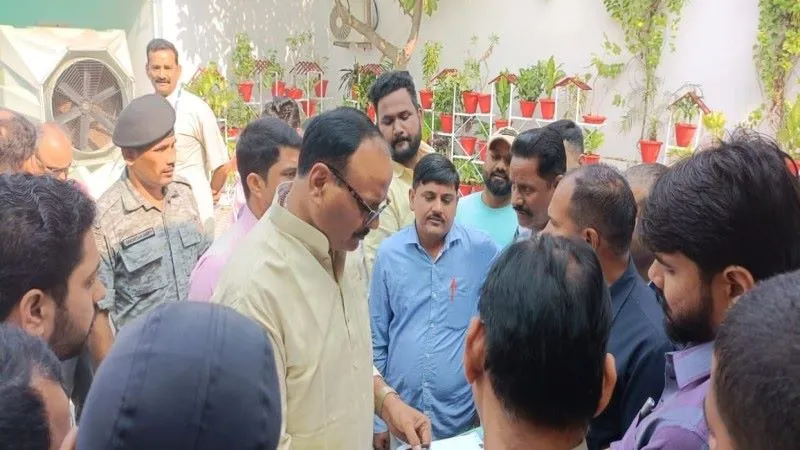 लखनऊ : आउटसोर्सिंग कर्मचारियों की वेतन बढ़ोत्तरी की मांग को लेकर डिप्टी सीएम से मिला प्रतिनिधिमंडल