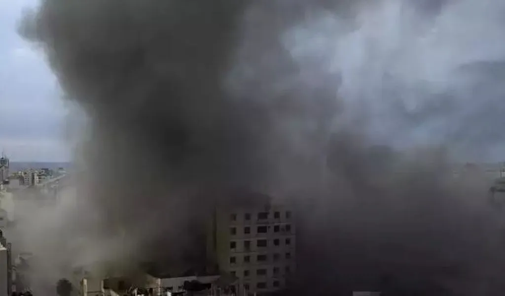 हिजबुल्लाह और इजरायल के बीच संघर्ष में 4 की मौत, कई घायल 