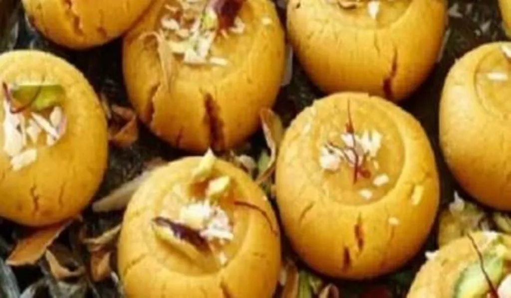 Diwali 2023: इस दिवाली मेहमानों के लिए घर पर बनाएं केसरिया पेड़ा, यहां जानें रेसिपी